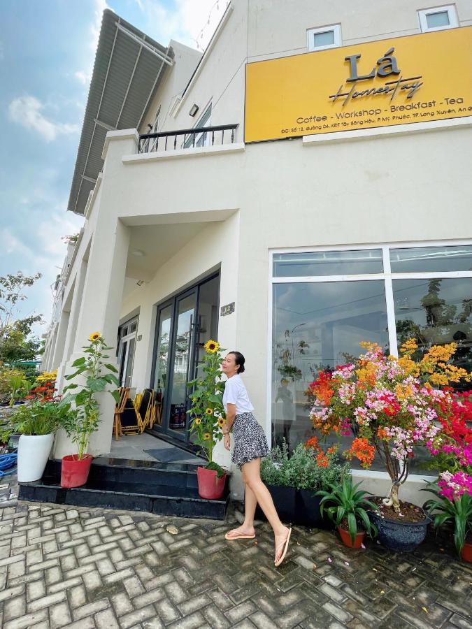 Lá Homestay Long Xuyên Esterno foto