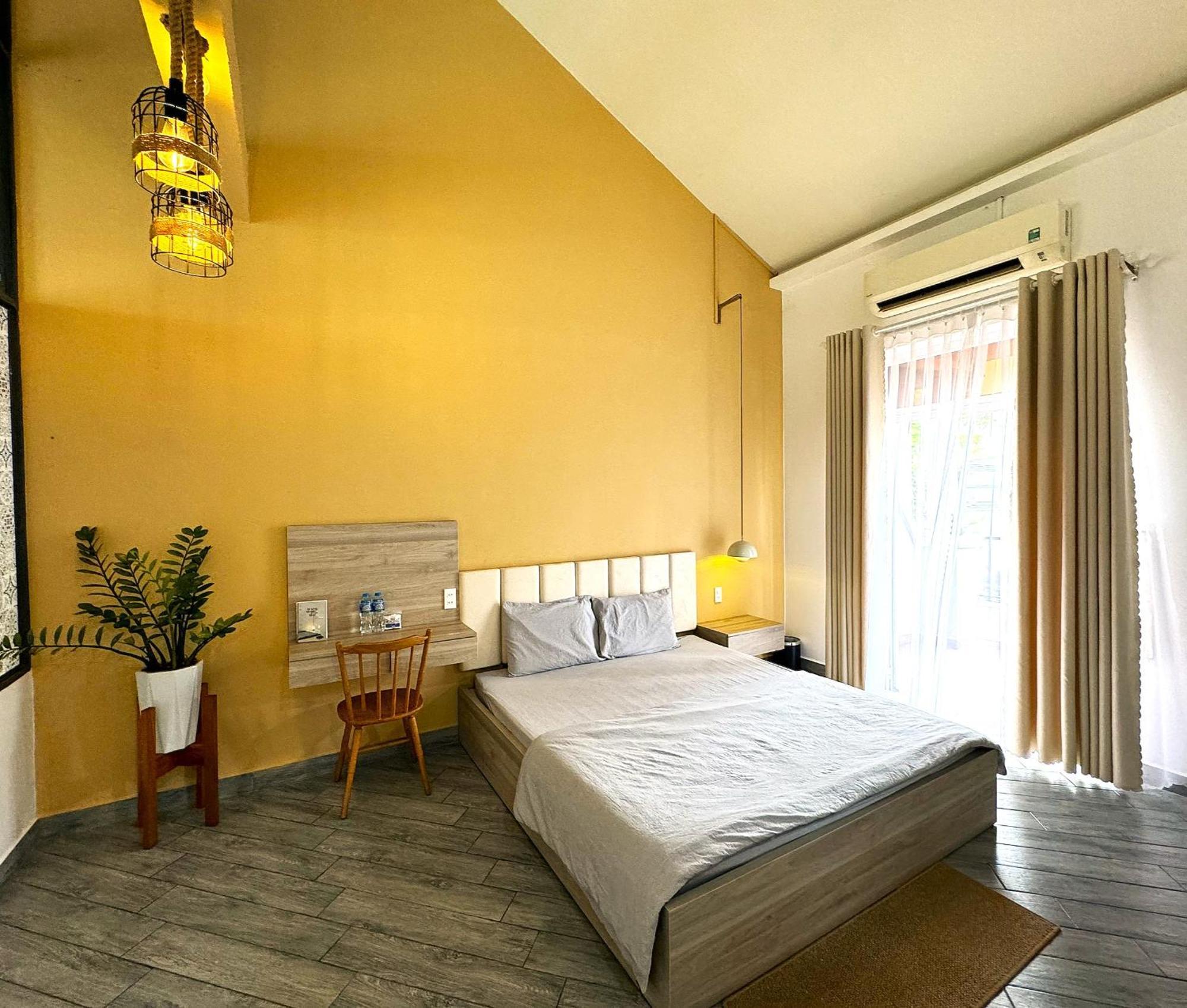 Lá Homestay Long Xuyên Esterno foto