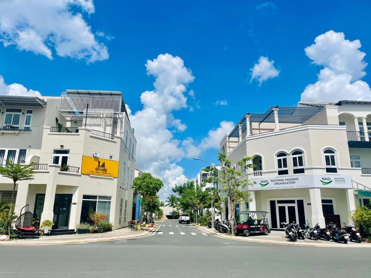 Lá Homestay Long Xuyên Esterno foto